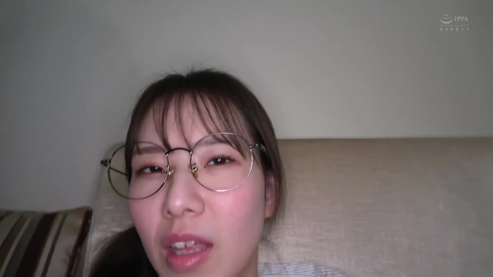 「我等不及要這麼做了...」這個沮喪、憂鬱的女孩說道，但是當我邀請她進行一段時間以來的第一次性愛時，她的慾望被點燃了。 <同人誌藝人> Sumire-san [飯店 POV 通姦約會] Sumire Hoshino - AV大平台 - 中文字幕，成人影片，AV，國產，線上看