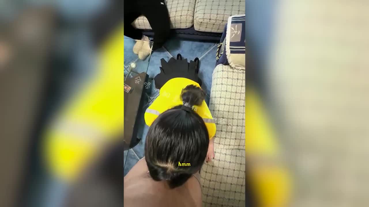 【會噴水的親姐姐】讓姐姐體驗當外賣員送逼上門的一天，葫蘆娃粉絲兄弟出價5000塊只為親眼見證姐姐噴水 - AV大平台 - 中文字幕，成人影片，AV，國產，線上看
