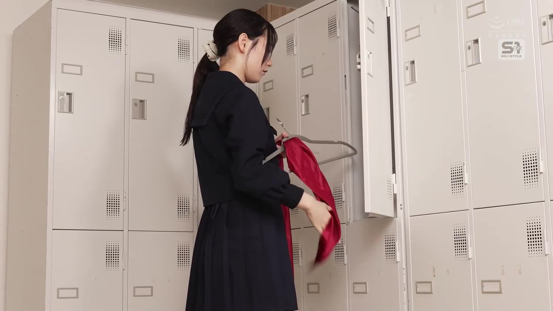 [AI解碼版]經常忘記穿褲子的美臀笨妹被誤會是即時穿上褲子的女孩，被陌生男子上了床 村上悠華 - AV大平台 - 中文字幕，成人影片，AV，國產，線上看