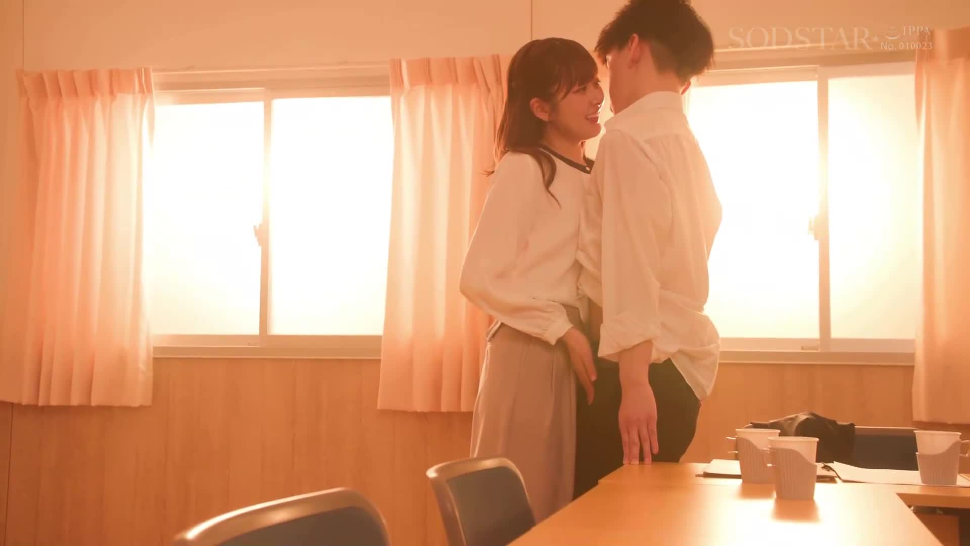 [AI解碼版]「只需1個小時就搞定…」週一的卡拉OK私密約會，取代情侶旅館。邀請兒子的年輕老師出來，不唱歌只發洩性慾的肉食媽媽。每次騎乘上下抽插，淫亂的汁液泡沫盈滿，青空光。 - AV大平台 - 中文字幕，成人影片，AV，國產，線上看