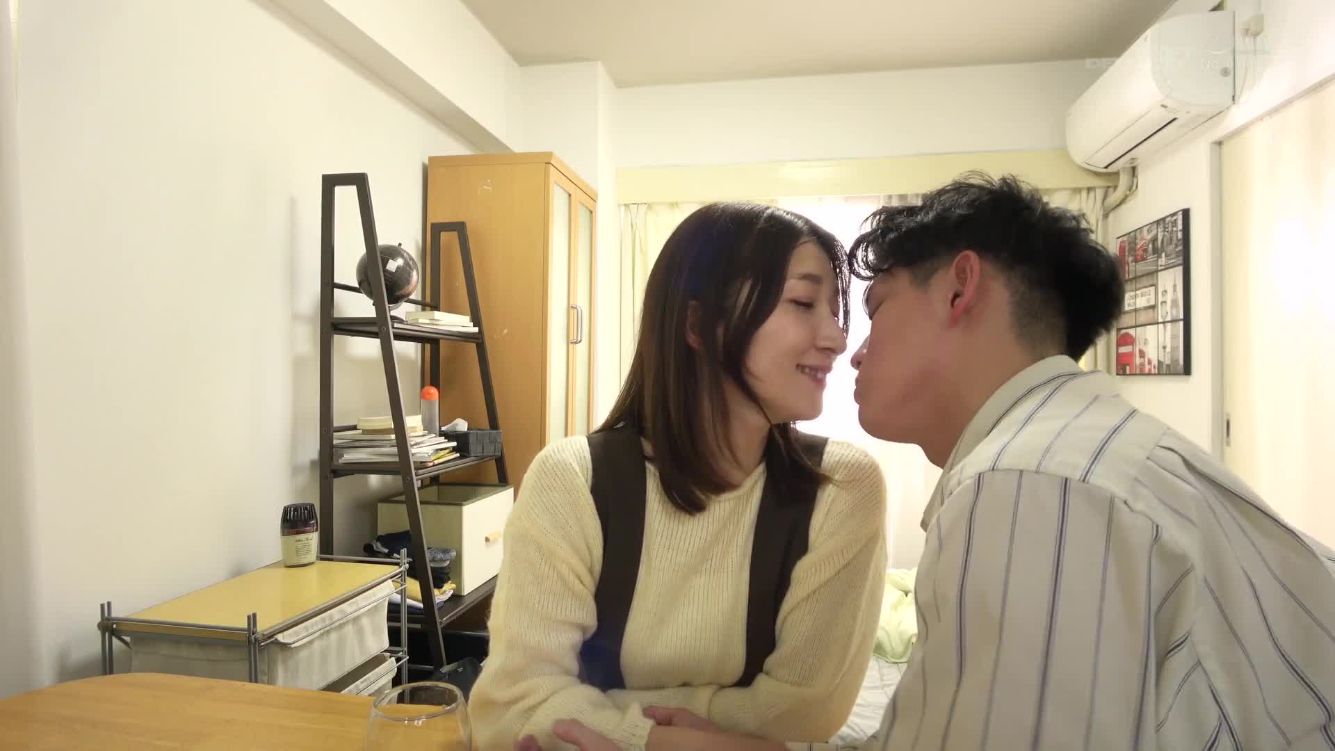 有澤真友香，36歲，開朗的媽媽在年輕力男的家中做家事、煮飯、滿足性慾，無限射擊的一天太太。 - AV大平台 - 中文字幕，成人影片，AV，國產，線上看