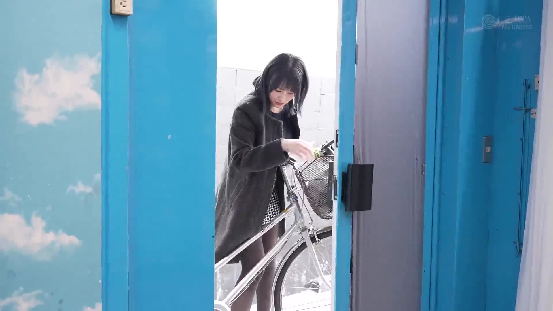 魔法鏡號×高潮單車 人妻限定 公眾場合下！？瘋狂高潮撞擊 大量噴水絕頂高潮！！ - AV大平台 - 中文字幕，成人影片，AV，國產，線上看