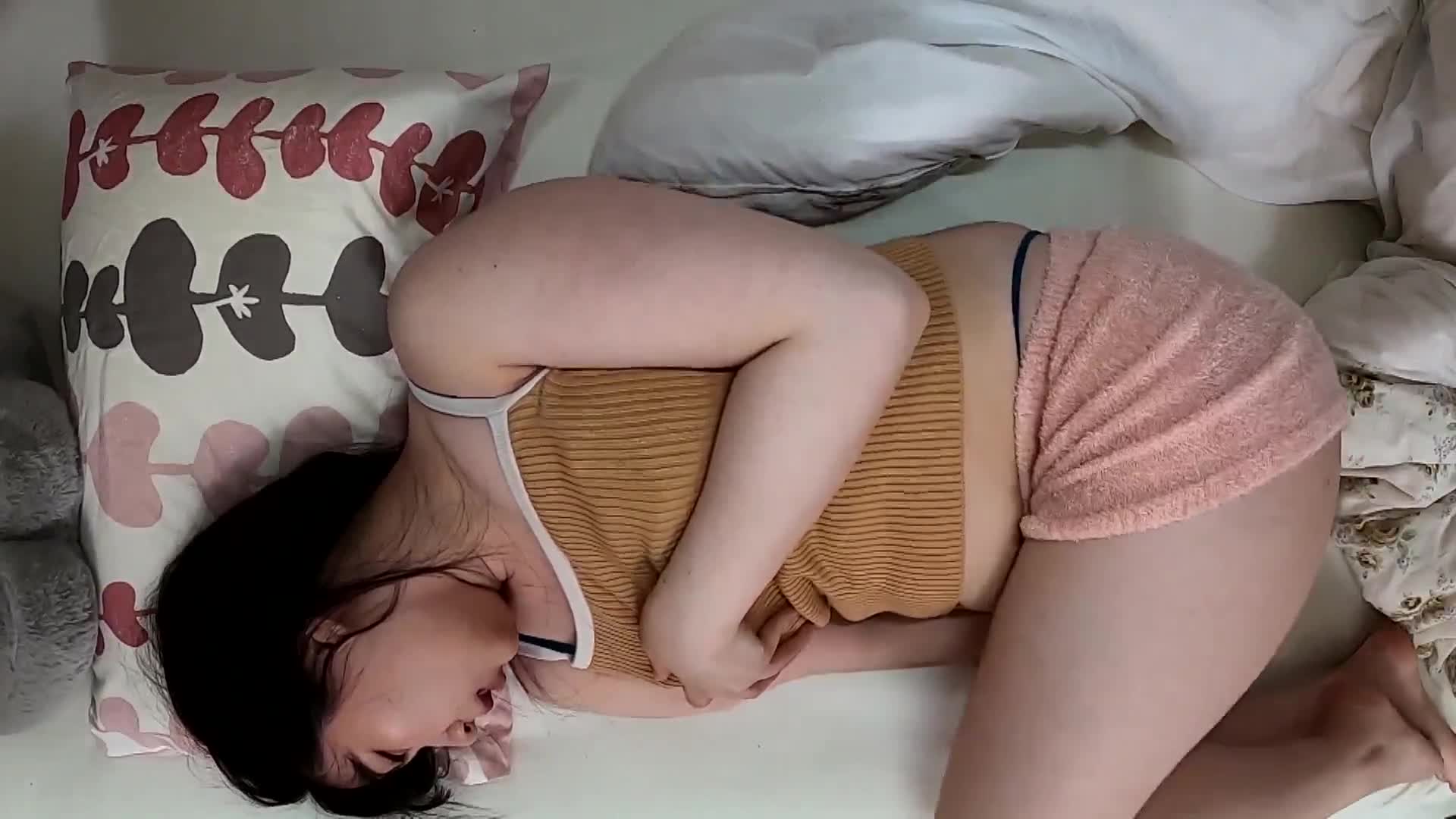 在校女大生的激烈抽插【女子宿舍特定點】小姐的秘密自慰 - AV大平台 - 中文字幕，成人影片，AV，國產，線上看
