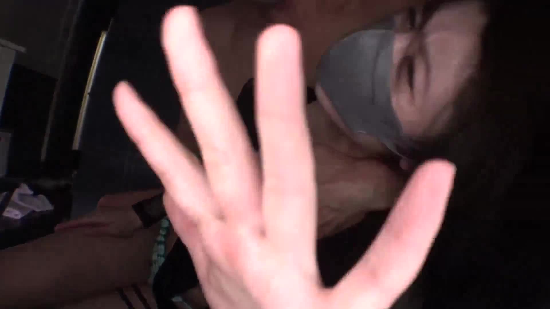 一邊用輕蔑的眼神瞪視一邊達到高潮的女人。反正本來就是想騙取高額錢財的，做個愛也沒什麼吧ww 瞪視中噴湧而出的愛液，瞪視中被肉棒深喉到底的嘴巴與小穴。既是美女又性格強勢… - AV大平台 - 中文字幕，成人影片，AV，國產，線上看
